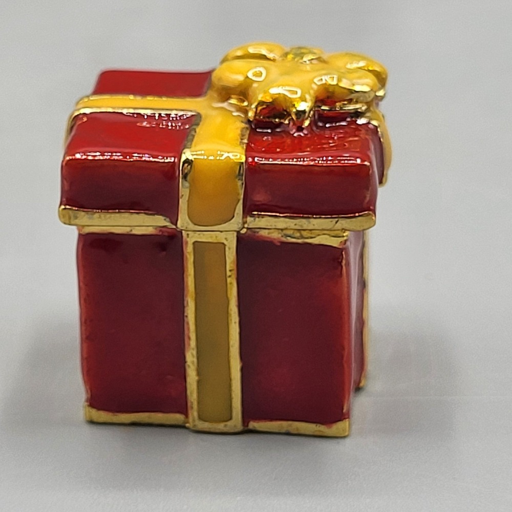 Work of Art Trinket Box Miniature Red Gift Present Holiday Enameled Magnetic Red - Picture 4 of 11
